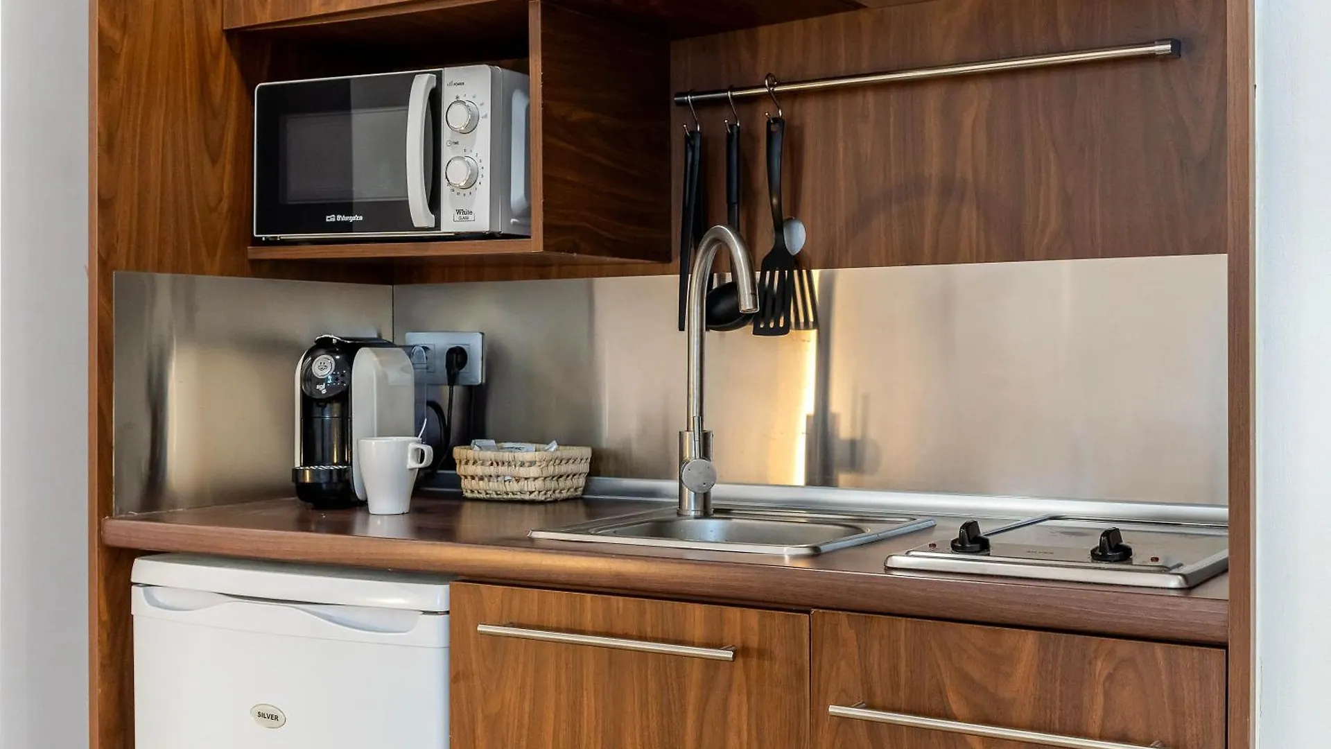 ApartHotel Centric Castelldefels 0*,