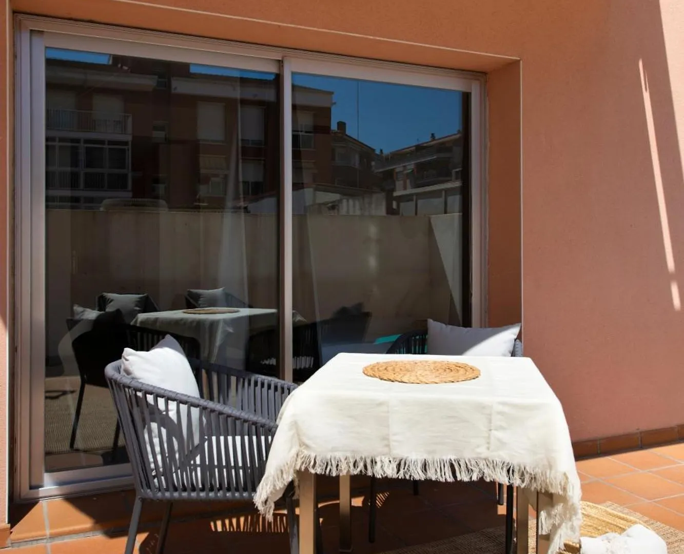 ApartHotel Centric Castelldefels 0*,